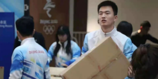 “机电人”在冬奥 · 志愿服务我先行｜张家口制服和注册分中心，冬奥志愿者王宏元 同筑冰雪梦，一起向未来